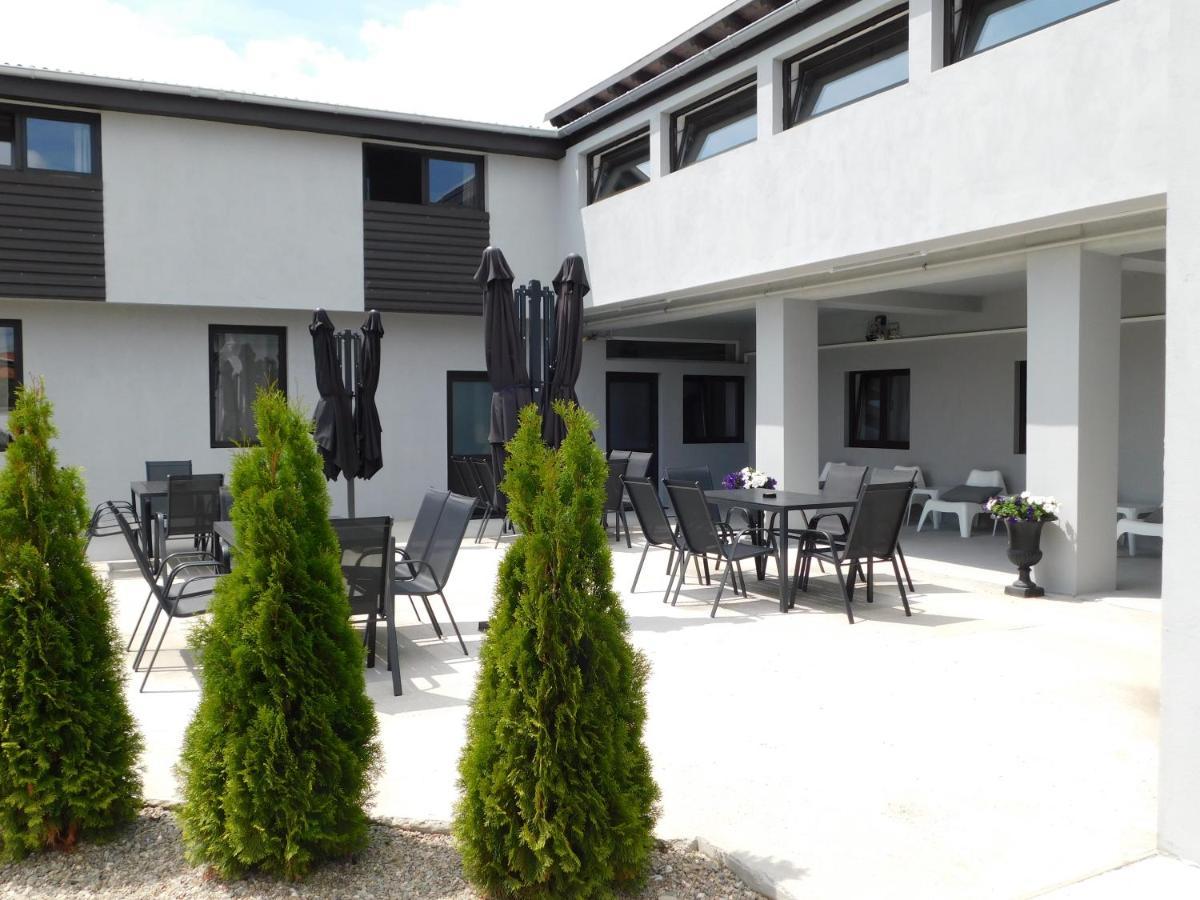 Mountain Vista Suites Zărneşti Eksteriør bilde