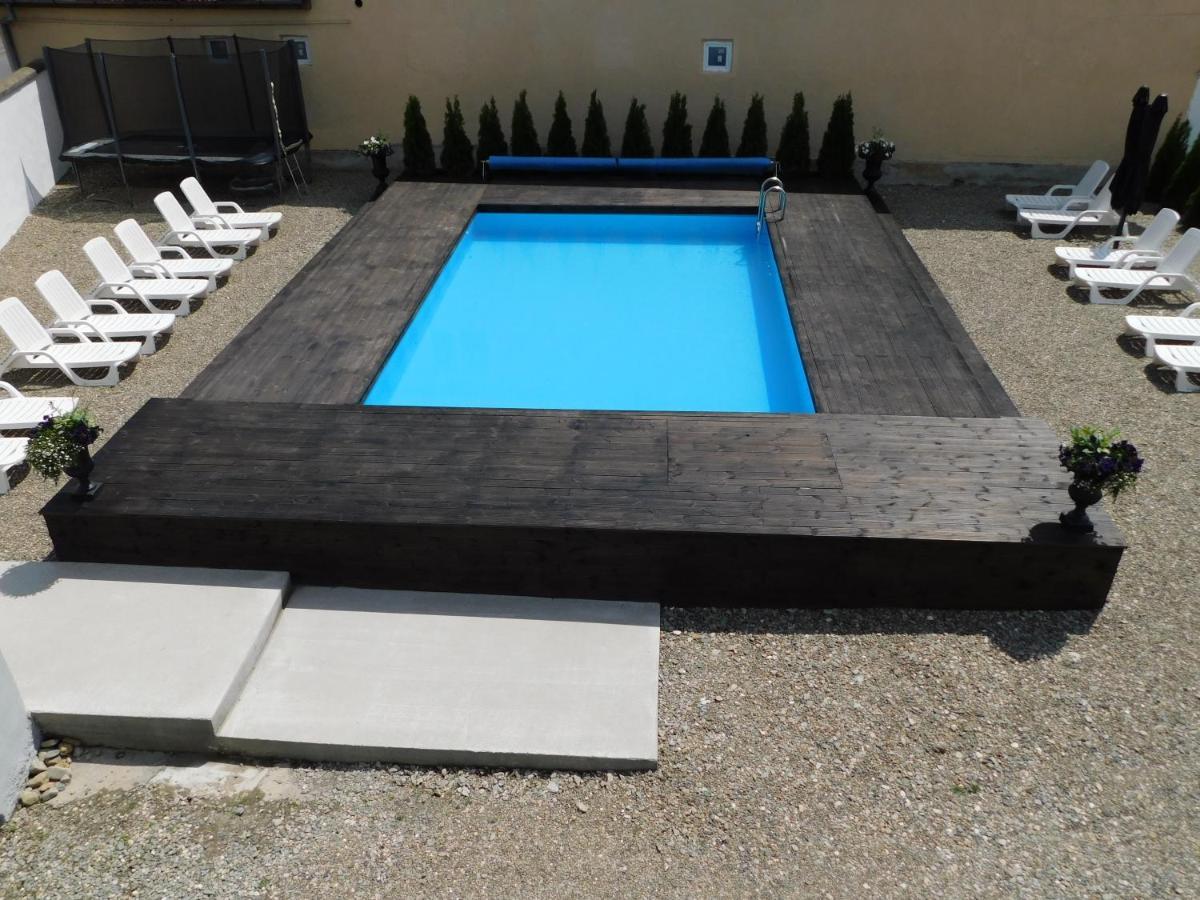 Mountain Vista Suites Zărneşti Eksteriør bilde